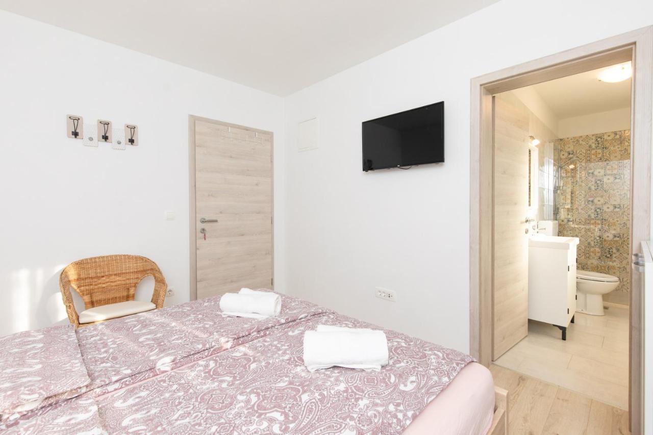 Apartments Brig perfect countryside holiday! Krk Town Eksteriør billede